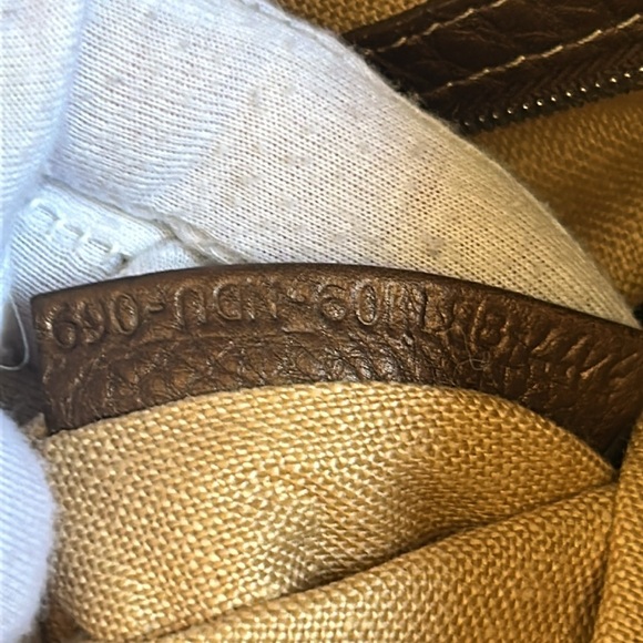 Fendi Selleria Bronze pebbled leather crossbody and matching wallet set - Picture 13 of 17